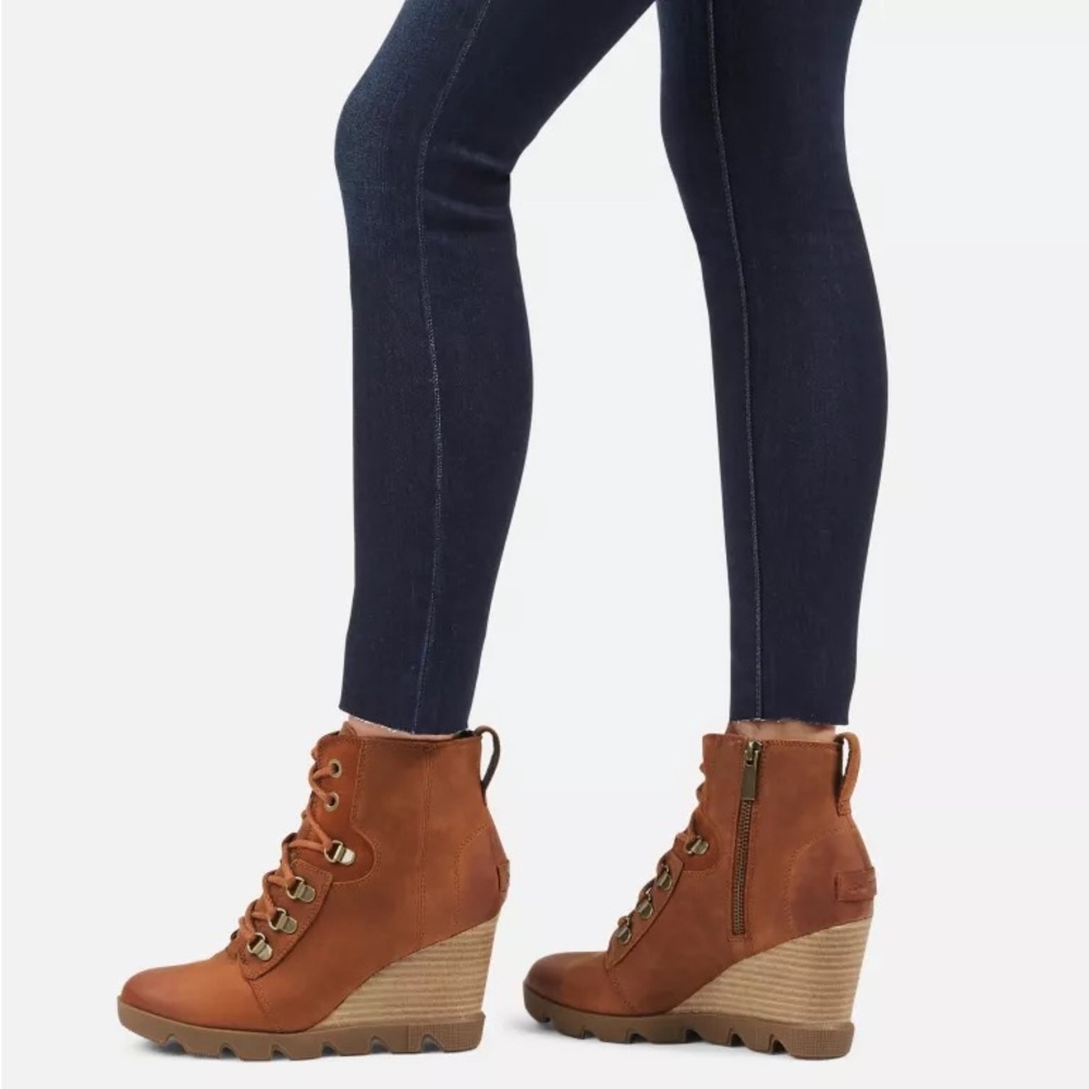 Sorel Joan Uptown leather lace wedge heel ankle boot bootie brown size 8